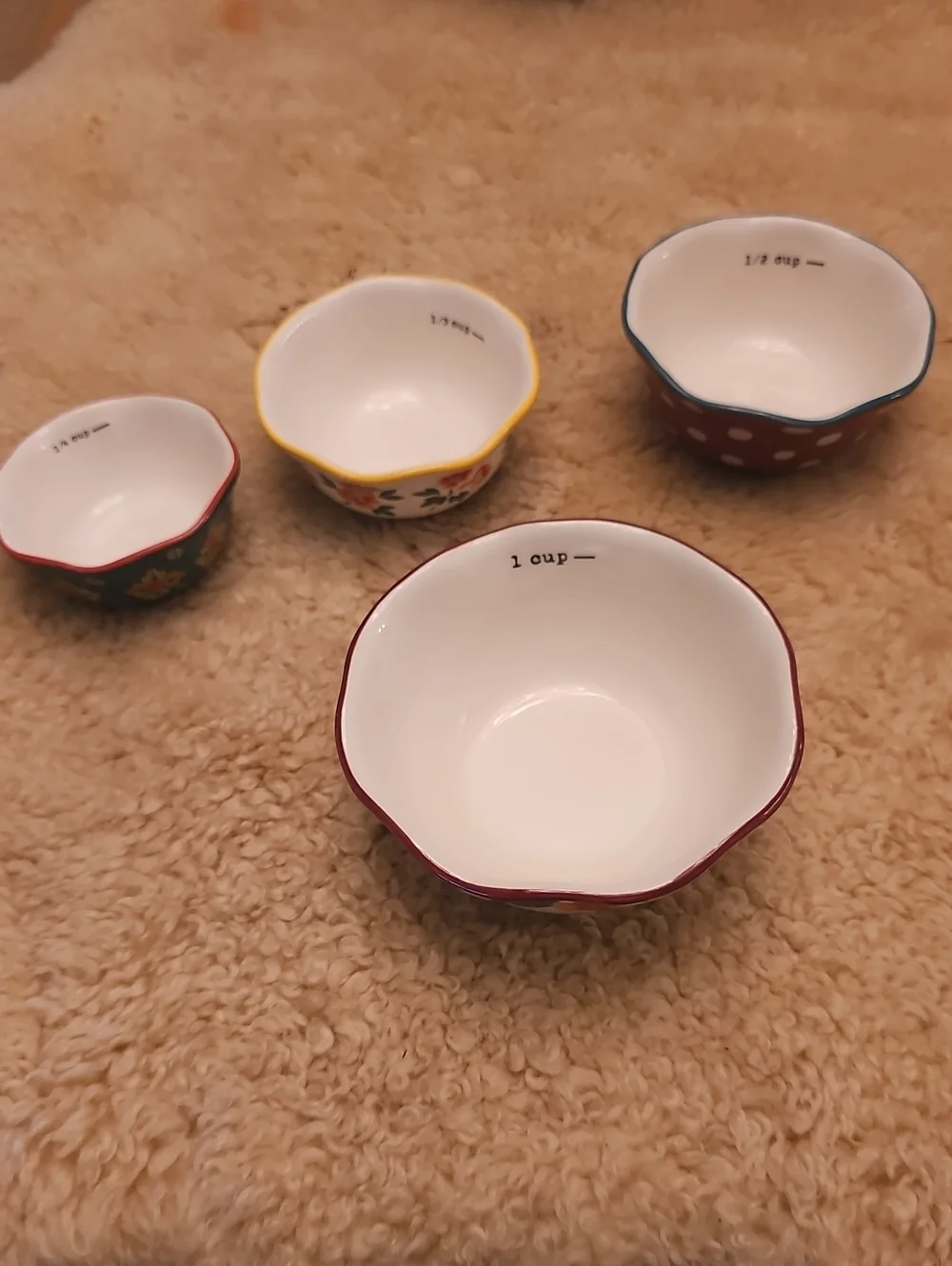 Ceramic Measuring Bowls Set with Red Accent - Home Accents